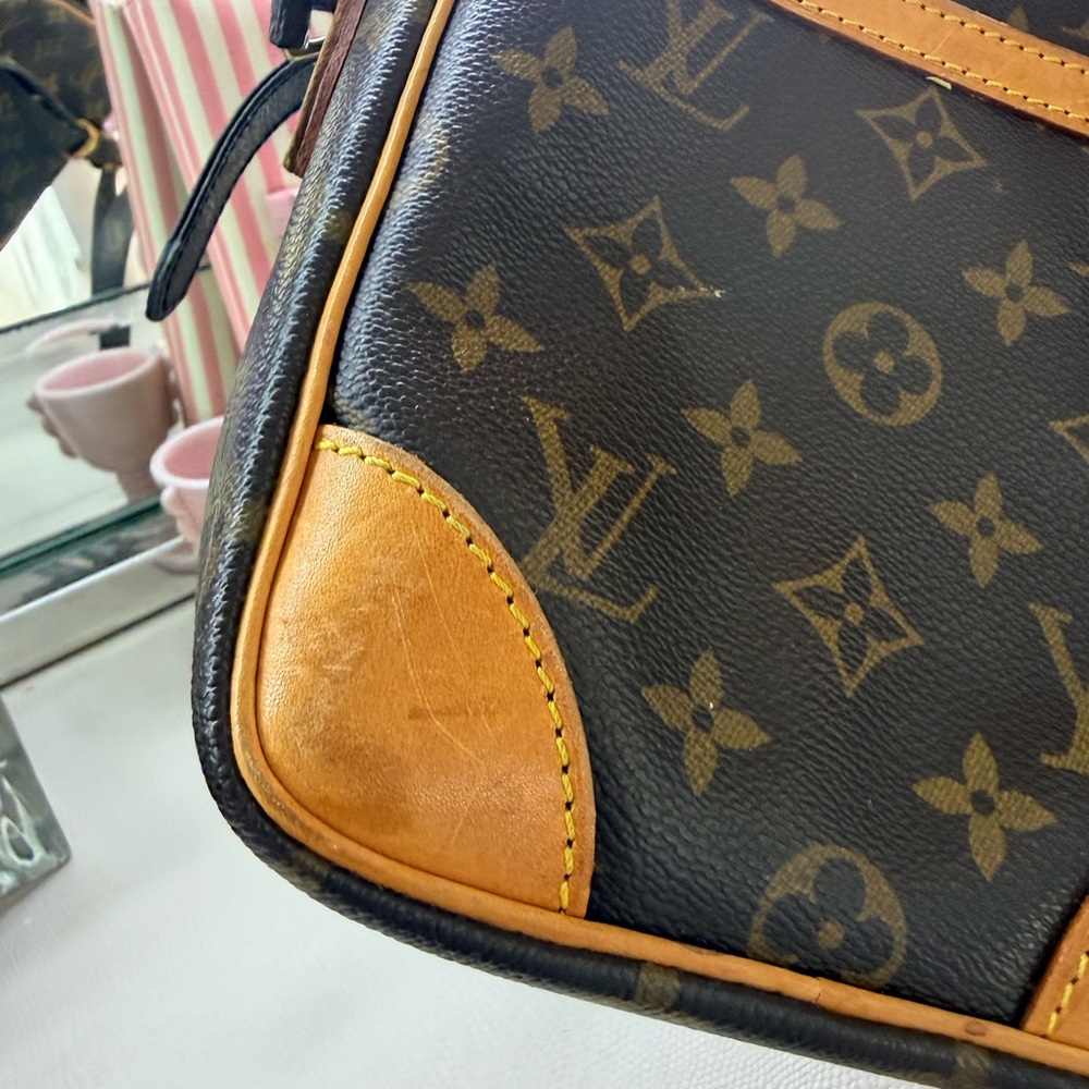 Louis Vuitton Danube crossbody Monogram Messenger Bag - Brown/Tan Leather Trim - Picture 12 of 16